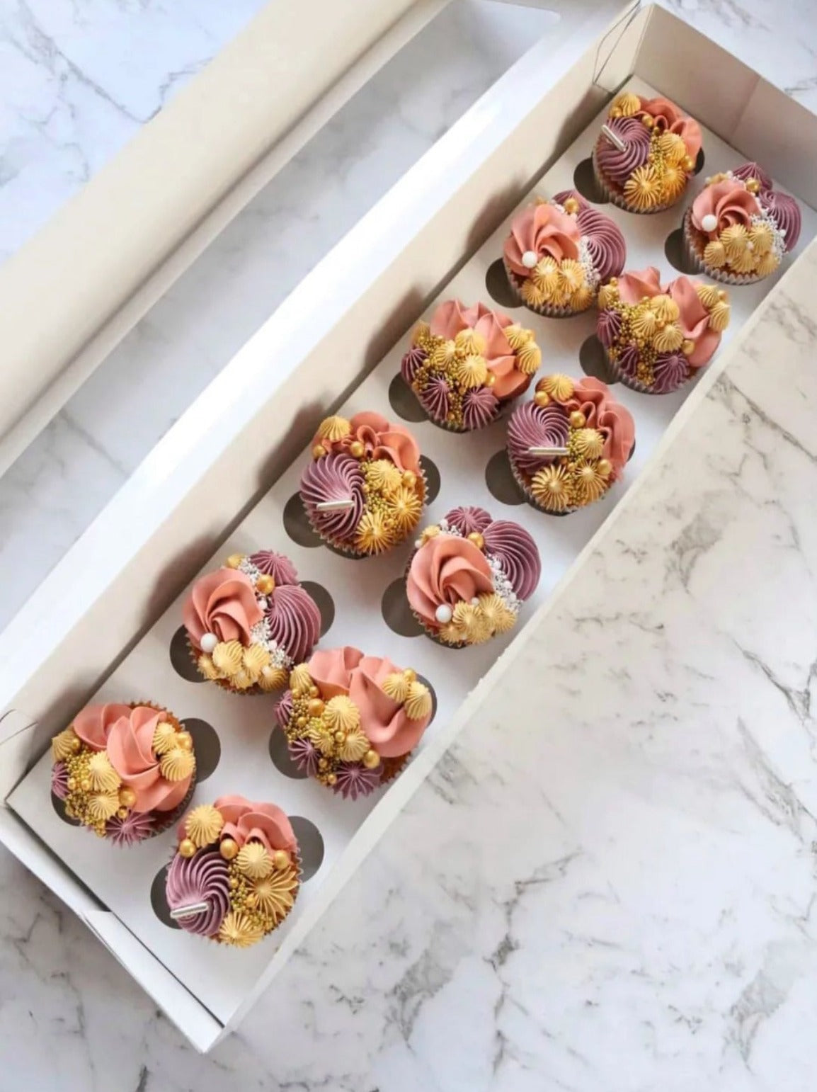 Full-size Cupcakes 12 Piece