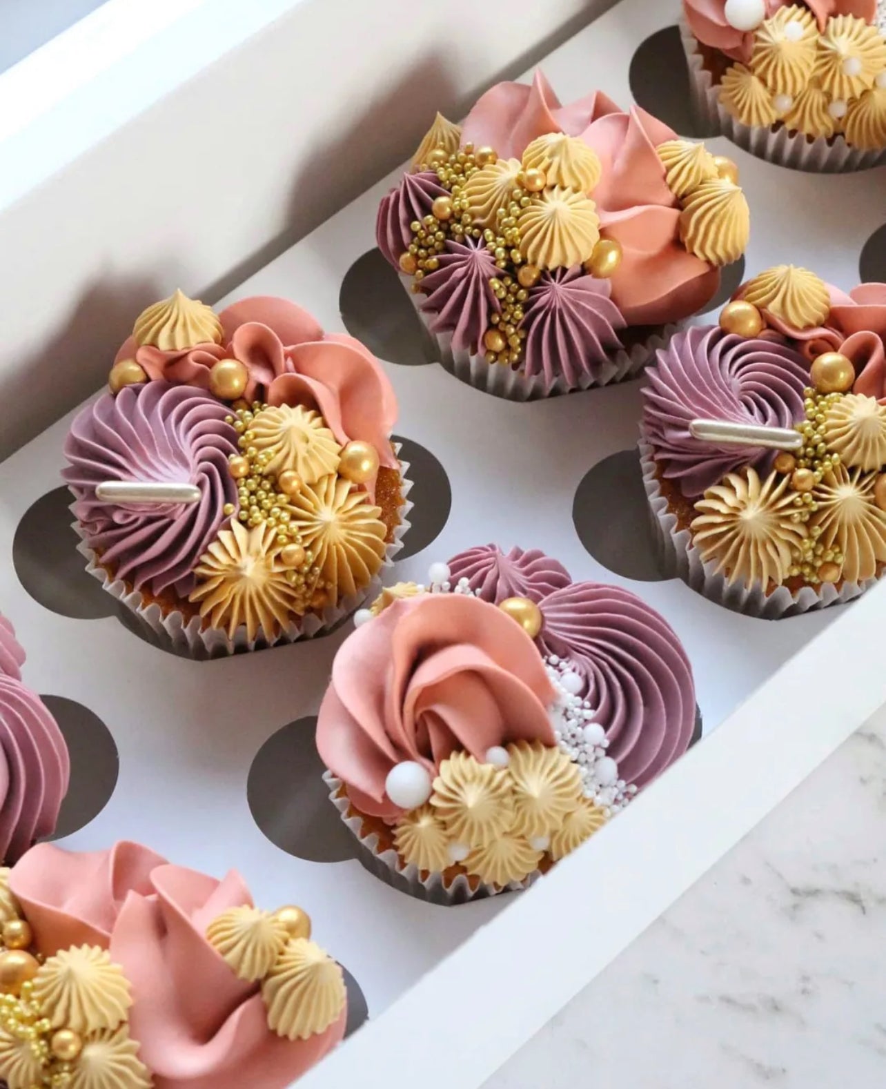 Full-size Cupcakes 12 Piece