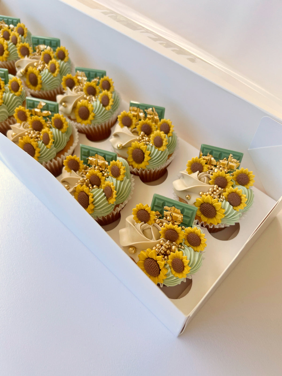 Full-size Sunflower Cupcakes 12 Piece
